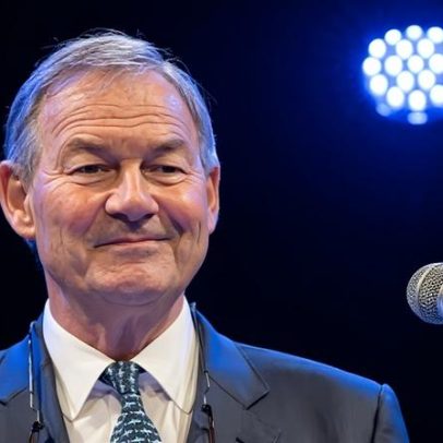 Extrema direita britânica apoia Rupert Lowe em desafio à Reforma