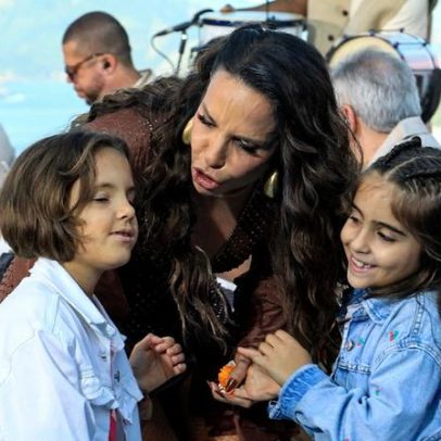 Filhas gêmeas de Ivete Sangalo ganham festa com dois temas diferentes