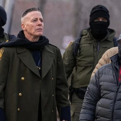 Chefe da patrulha de fronteira elogia agente que atirou em cidadão em Chicago