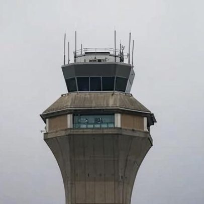 Falha de motor da JetBlue durante decolagem em Newark atrasa tráfego aéreo