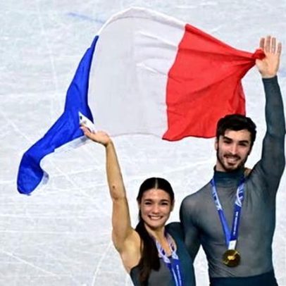Patinadores franceses sob suspeitas vencem americanos pelo ouro