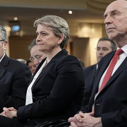 Cooper diz que Reform e Greens são brandos com a Rússia e fracos na OTAN