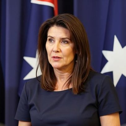 Mortlock deixa partido após receio de reação pelo afastamento da primeira líder
