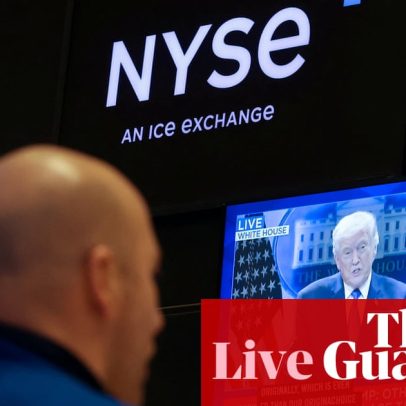 Dólar e mercados europeus caem após Trump anunciar tarifa global de 15%