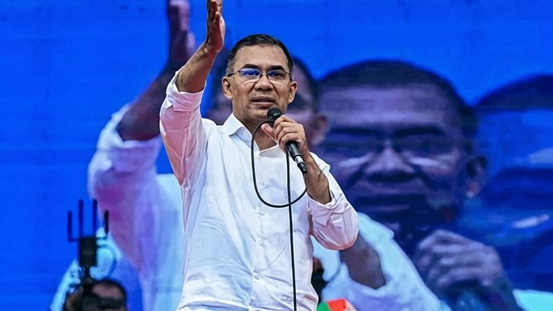 Bangladesh Nationalist party (BNP) leader Tarique Rahman speaks to his supporters during the last day of the election campaign this week.