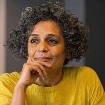 Arundhati Roy abandona festival de Berlim após comentário sobre política