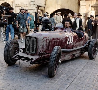 Dezenas de Maseratis históricos são recriadas para filme sobre a fabricante italiana Maserati