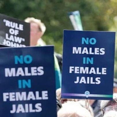 Ativistas desafiam política escocesa sobre presas trans em prisões femininas