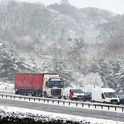 Tempo no Reino Unido: rodovia principal sobre Pennines é fechada por neve e gelo