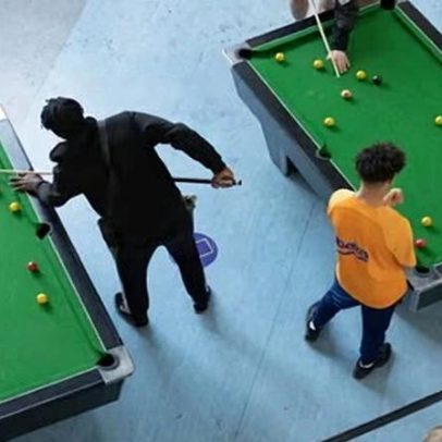 Estudo mostra lacunas nos trabalhos com jovens em metade das áreas da Inglaterra