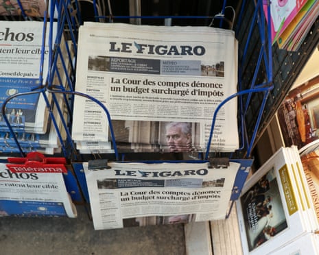 Le Figaro’s London correspondent said at least the late queen had not had to endure her son’s arrest.