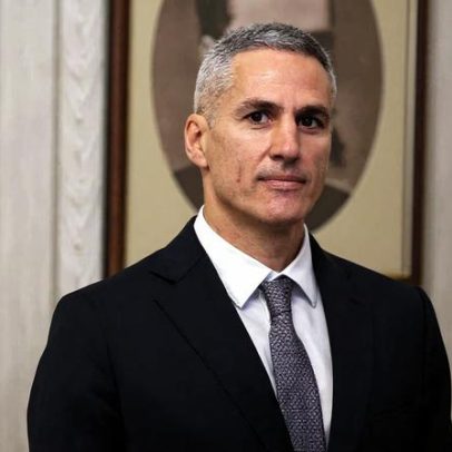 Governo interino da Bulgária assume poder e promete eleições justas