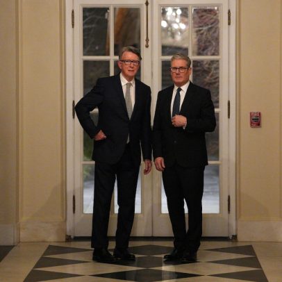 Starmer pede desculpas a vítimas de Epstein por nomear Mandelson