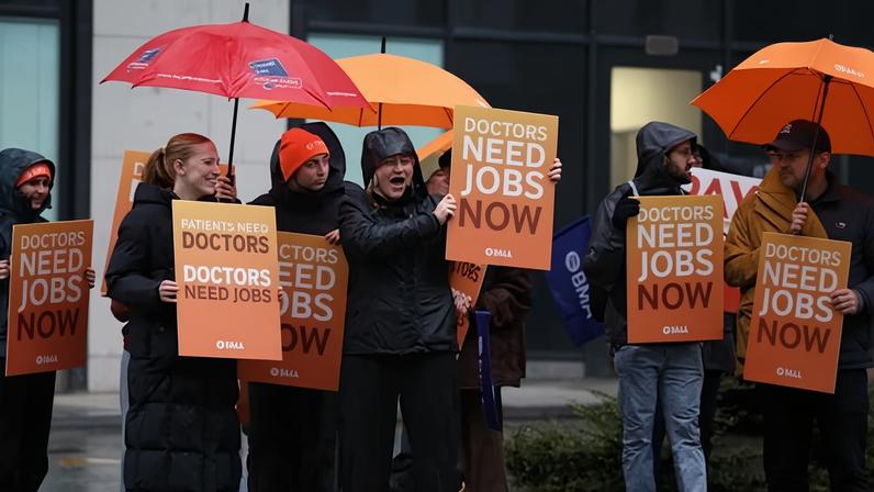 Resident doctors picket outside the Royal Liverpool University hospital in Liverpool on 14 November 2025.