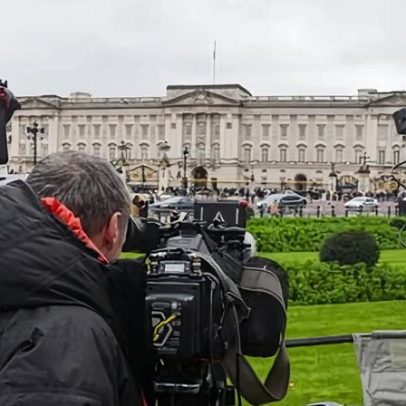 Crise na família real após Andrew Mountbatten-Windsor ser questionado pela polícia