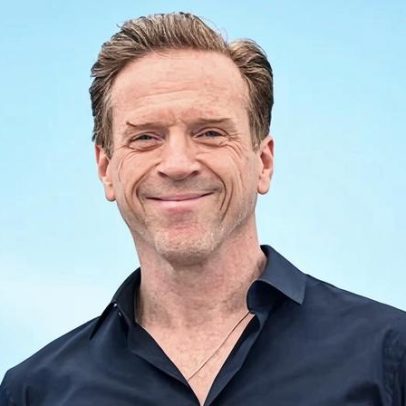 Damian Lewis afirma que flores aos seus pés foram deixadas pelo seu perseguidor