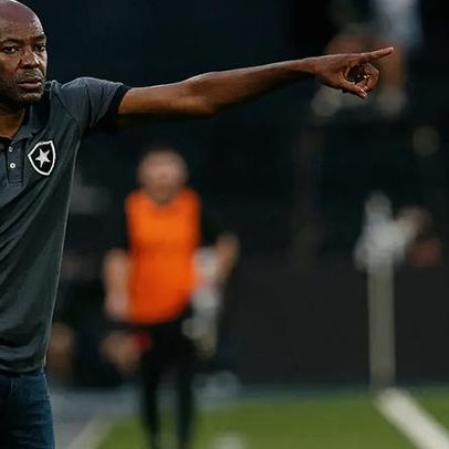 Botafogo demite mais funcionários e Caçapa deixa o clube