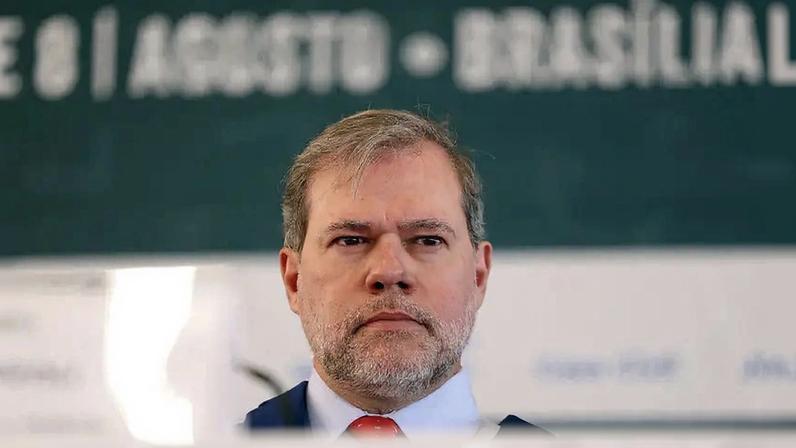 Atuação do ministro Dias Toffoli no caso Master levanta dúvidas sobre rumo da investigação.