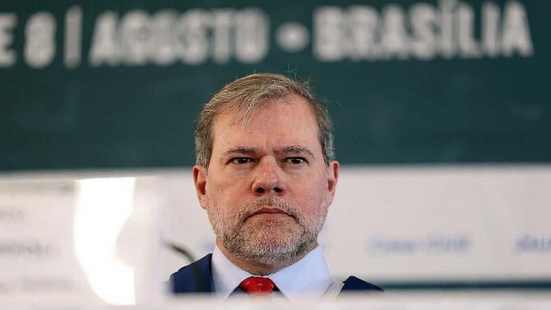 Atuação do ministro Dias Toffoli no caso Master levanta dúvidas sobre rumo da investigação.