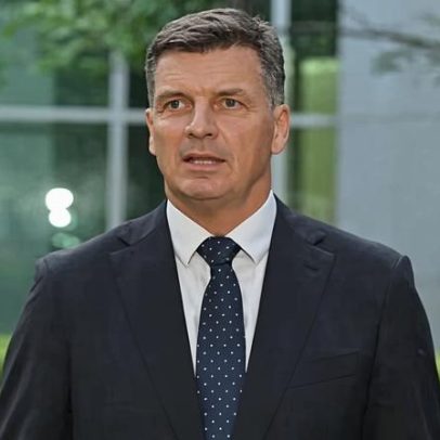 Liberais australianos aguardam mudança de liderança após renúncia de Angus Taylor
