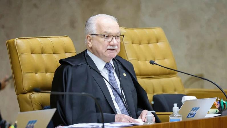 Ministro Edson Fachin em sessão plenária do STF.