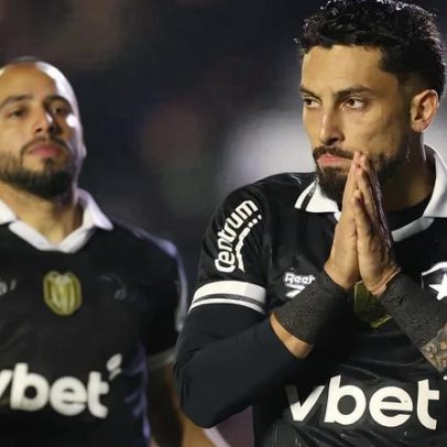 Alex Telles desabafa após derrota no clássico: 'Não muda nada'