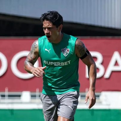 Cano volta a treinar com bola no CT do Fluminense