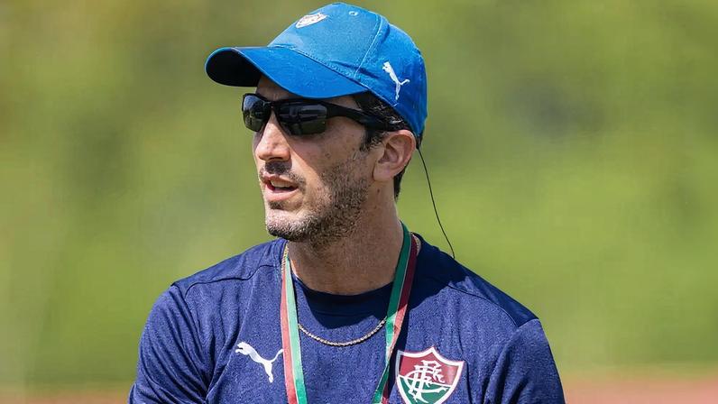 Zubeldía em treino pelo Fluminense (Foto: Marina Garcia/ Fluminense FC)