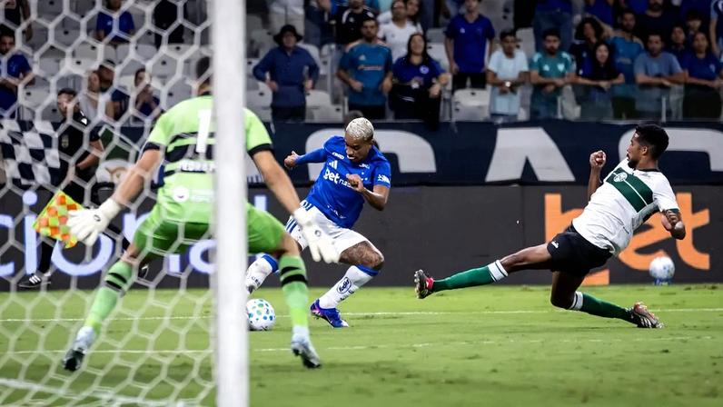 Matheus Pereira em ação (Foto: Gustavo Aleixo/Cruzeiro)