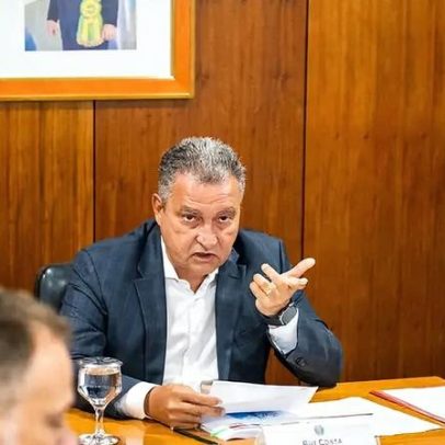 Rui Costa restringe troca de banco em empréstimos de servidores e beneficia Master