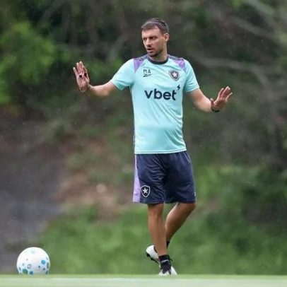 Anselmi treina equipe para primeira sequência difícil no Botafogo