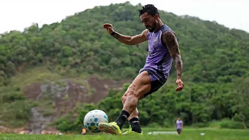 Alex Telles é o capitão do Botafogo (Foto: Vítor Silva/Botafogo)