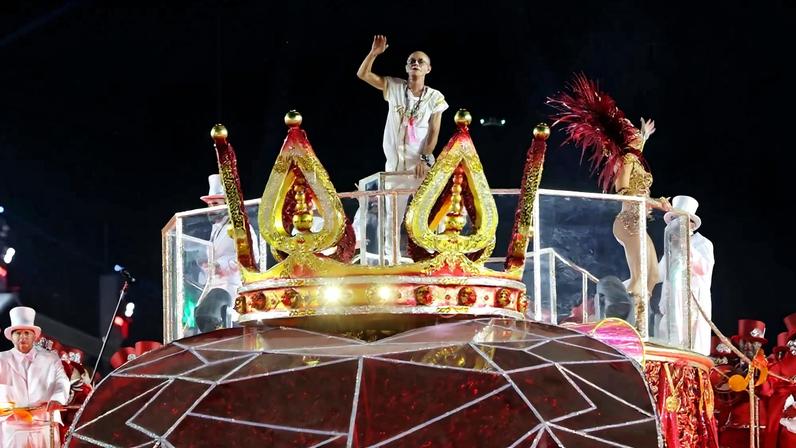 O mestre de bateria Ciça durante o desfile da Unidos do Viradouro. Foto: Alexandre Macieira/Riotur