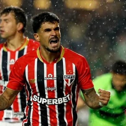 São Paulo vence o Coritiba com reservas e encosta no Palmeiras