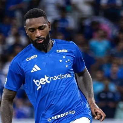 Gerson deixa jogo entre Cruzeiro e Pouso Alegre com dor no joelho