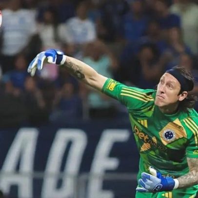 Cássio deixa jogo com lesão; Matheus Cunha estreia pelo Cruzeiro