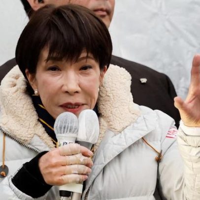Japão realiza votação-teste para Takaichi com neve que reduz participação