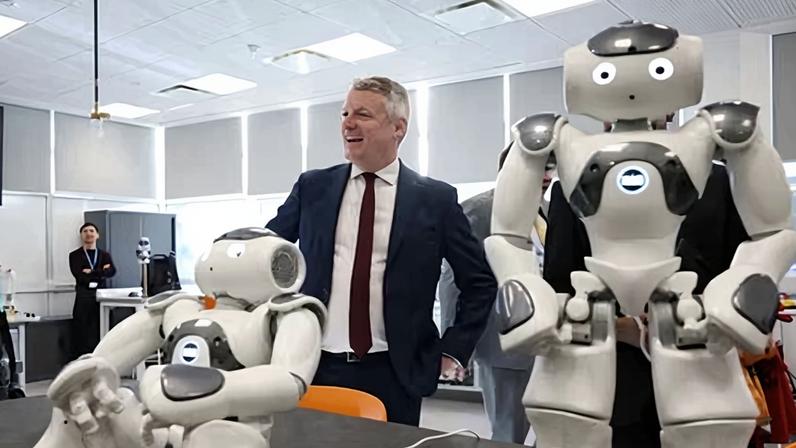 Luke Pollard visits the robotics lab at the University of Portsmouth on Wednesday.