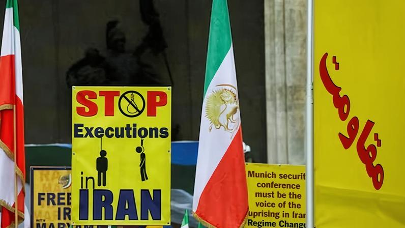 Protesta contra la pena de muerte en Irán el pasado día 14, en Múnich, donde se celebraba la Conferencia de Seguridad.