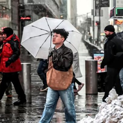 Forte tempestade de inverno fecha escolas e atrasa viagens no Nordeste dos EUA