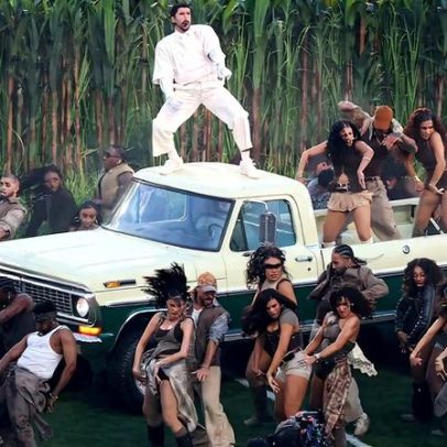 Show de Bad Bunny oferece linha cultural de apoio à comunidade hispânica cercada