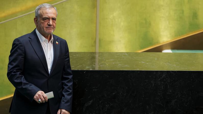 Iran's President Masoud Pezeshkian walks to address the 80th United Nations General Assembly (UNGA) at the U.N. headquarters in New York, U.S., September 24, 2025. REUTERS/Jeenah Moon/File Photo