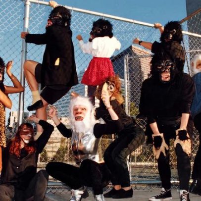 Chega a hora de as Guerrilla Girls removerem suas máscaras?