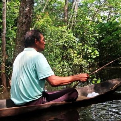 Na Amazônia colombiana, pesca une comunidade ao rio e à floresta