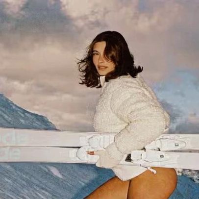 Hailey Bieber realiza novo ensaio fotográfico na neve
