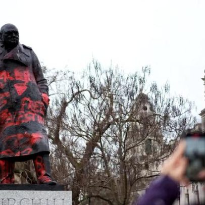 Homem é preso após vandalismo em estátua de Winston Churchill em Londres
