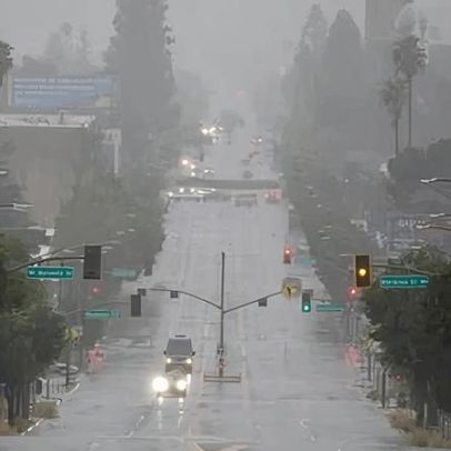 Tempestade de inverno traz neve muito forte e mais chuva para a Califórnia