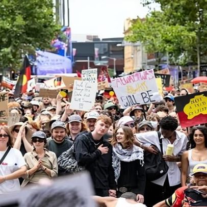 Cargos por terrorismo por suposto atentado a bomba em ato do Invasion Day em Perth