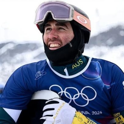 Cam Bolton, snowboarder australiano, é levado ao hospital com pescoço quebrado