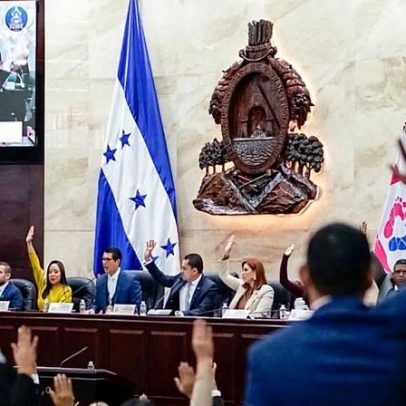 Congresso de Honduras discute proposta sobre Bíblia nas escolas